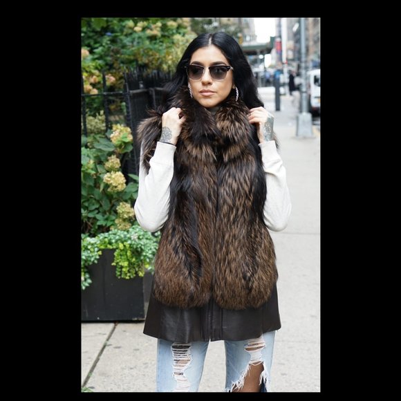 Pre-Owned Fox Vest Leather Trim - Picture 2 of 5